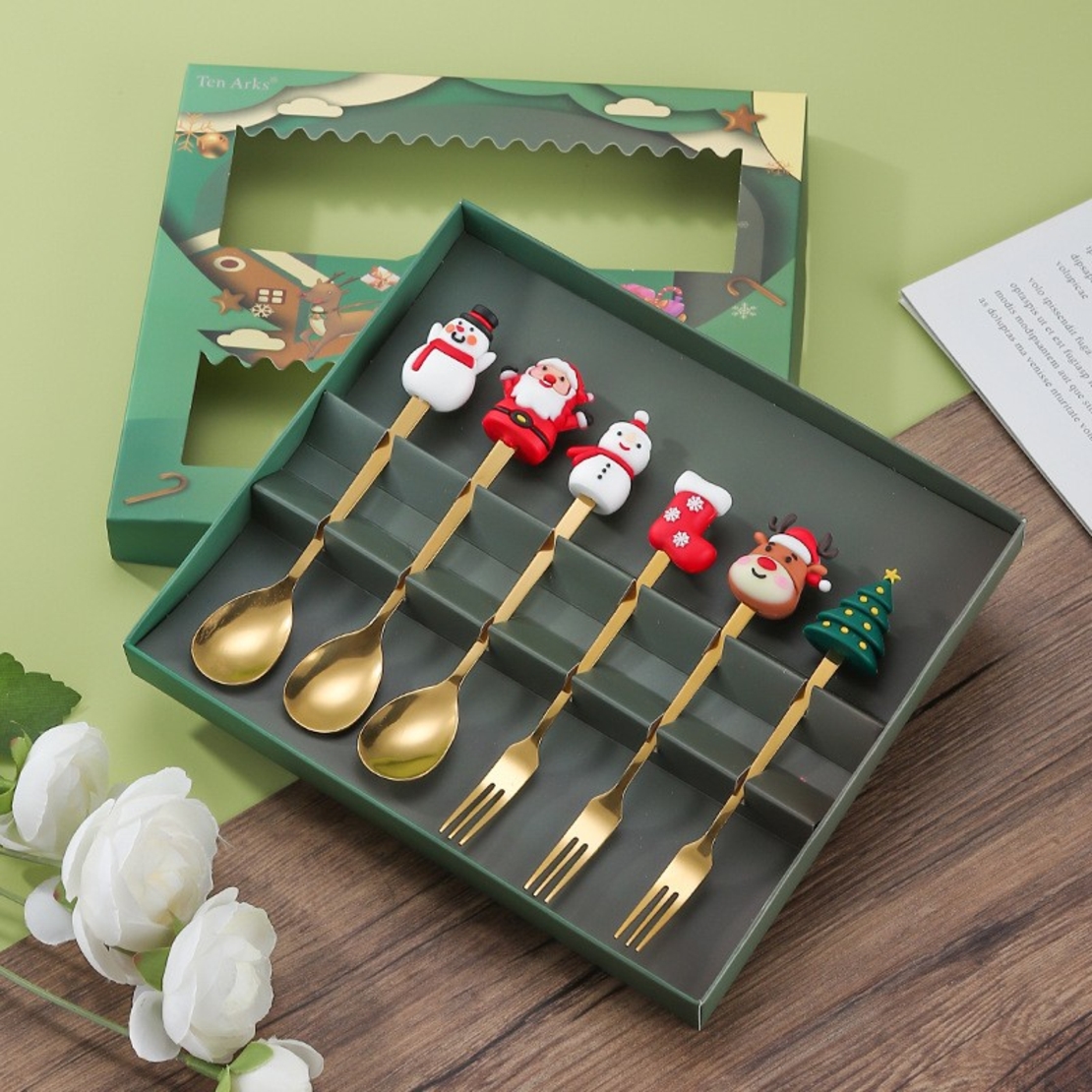 Set 6 Tacamuri, Flippy, Tema Craciun, 3 Linguri + 3 Furculite, cu Figurine, din Otel Inoxidabil, Cutie Cadou, 19 x 22 x 2.2 cm, Auriu