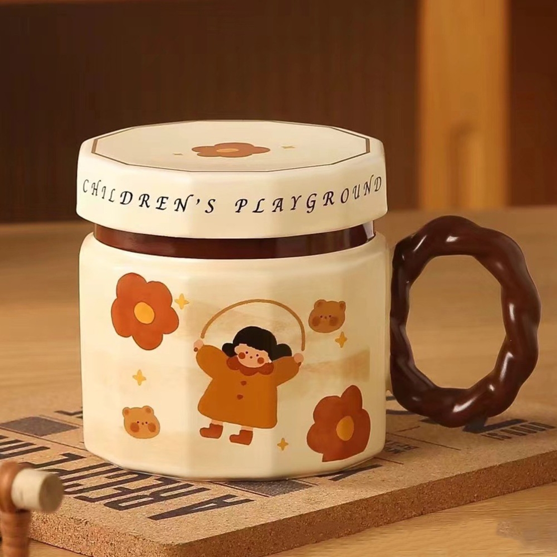 Cana din ceramica, Flippy, Cana pentru Cafea, Ceai, Cana Universala, Unisex, Cana cu Capac, 9 x 8 x 8 cm, 400 ml, Model Fetita cu Coarda, Bej