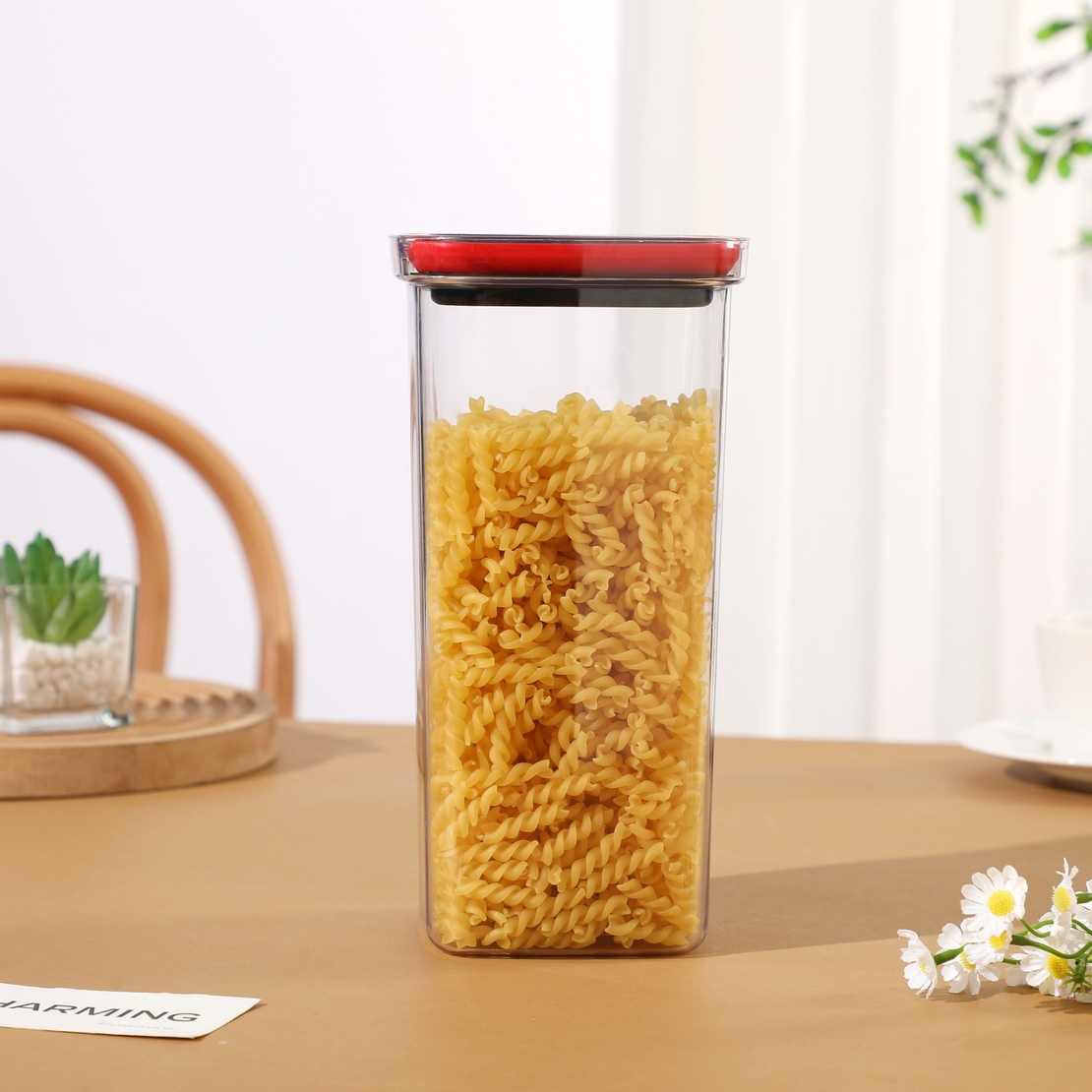 Cutie de Depozitare Alimente, Flippy, Cutie de tip Container, Recipient pentru Cereale in Bucatarie, 11.5 x 11.5 x 23 cm, volum 2000 ml, Transparenta cu Capac Negru