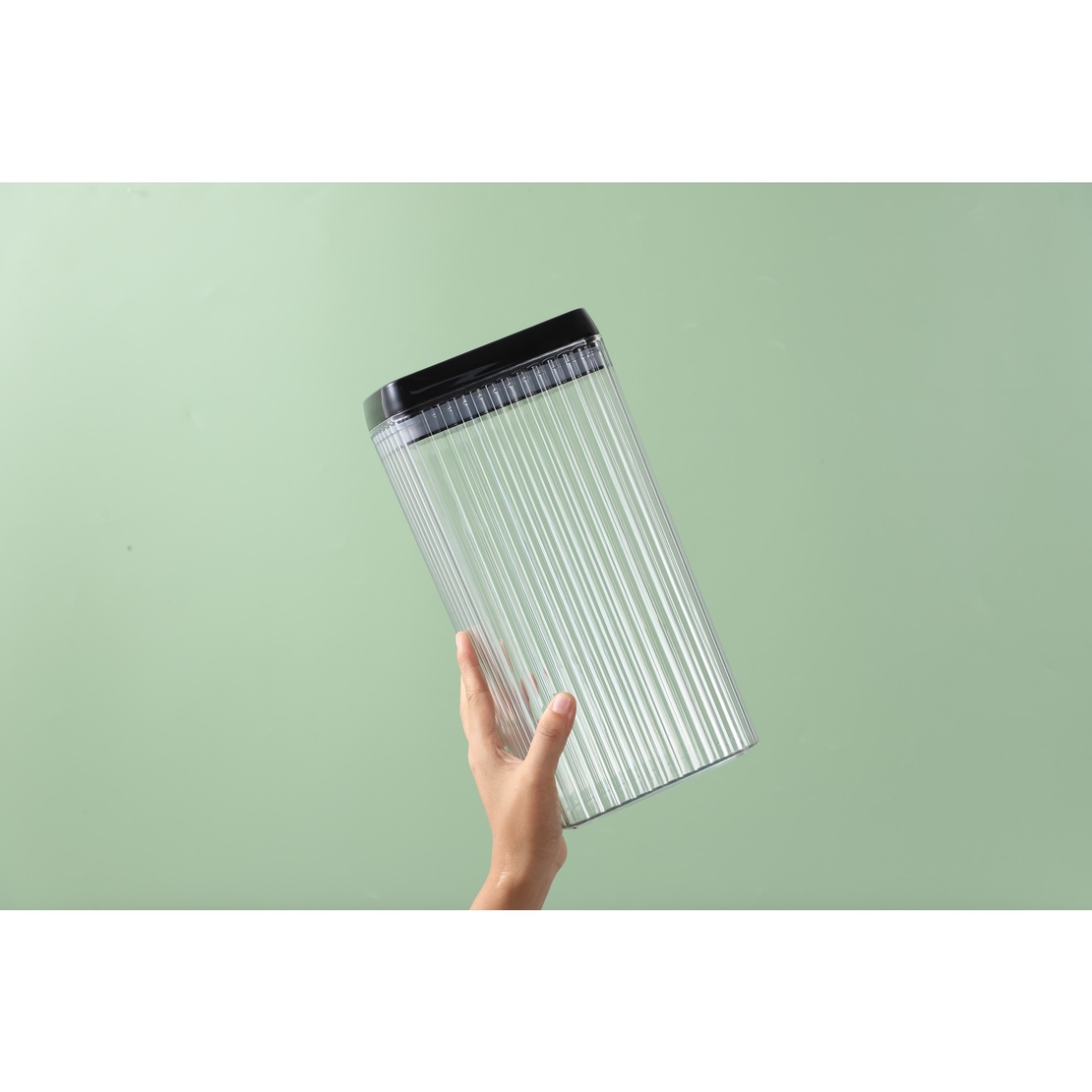 Set 4 Recipiente din Plastic, Flippy, pentru Alimente/Obiecte, Inchidere Ermetica, Textura Ondulata, 4 x 3.3 l, Transparent