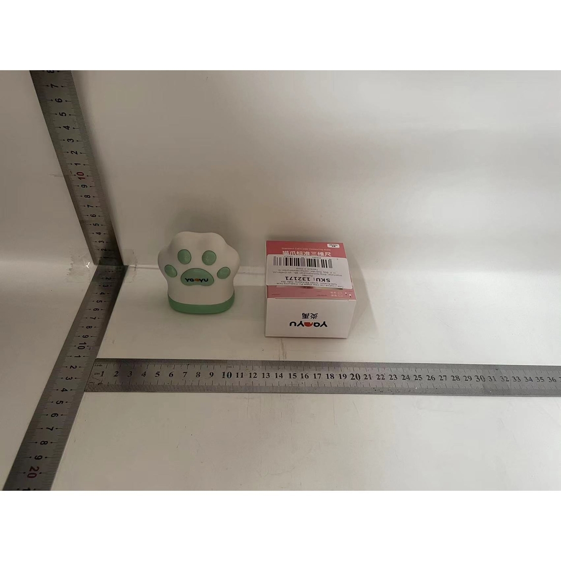 Ruleta Portabila, Flippy, Ruleta mini pentru Copii, Model Labuta de Pisica, cu Prindere, pentru Masurat Diametrul, 5.5 x 6.5 cm, Banda 1.5m, Verde