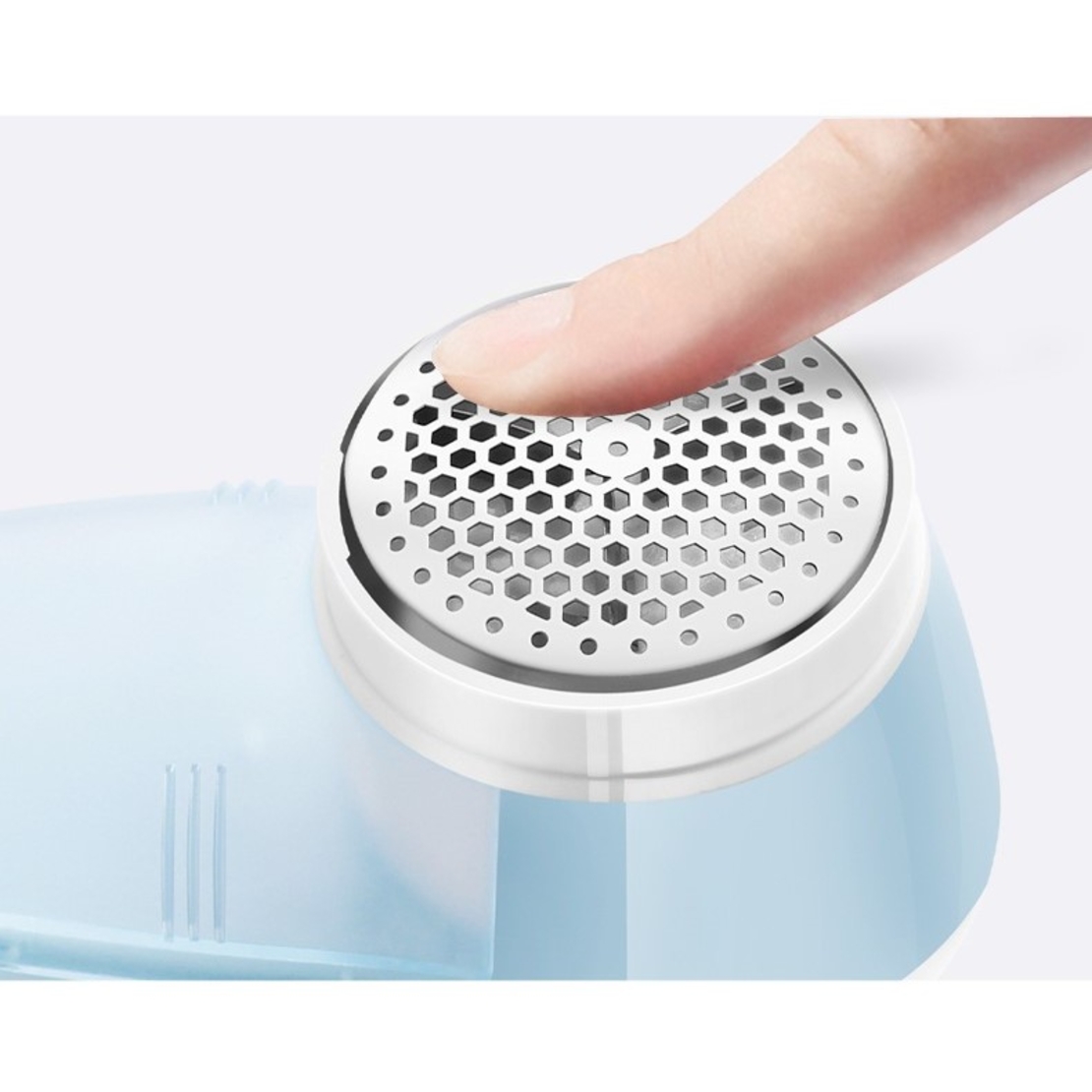 Aparat Pentru Curatat Scame, Par Si Praf, Flippy, Pentru Diferite Tipuri De Material, Cu Lame Din Otel Inoxidabil, Incarcare Prin USB Type-C, Cu Perie De Curatare si Cablu USB Incluse, 13.5x9 cm, Albastru