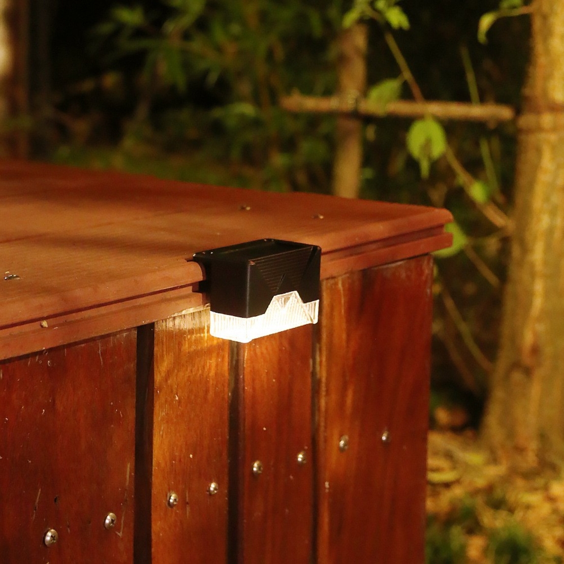 Set 4 Aplice Solare, Flippy, Lumina LED-uri, IP65, din ABS+PC, 8-10 h Iluminare, Baterie 1.2 V 600 mAh, Montare pe Trepte/Borduri, Lumina Alb Cald, 7.9 x 5 cm, Negru