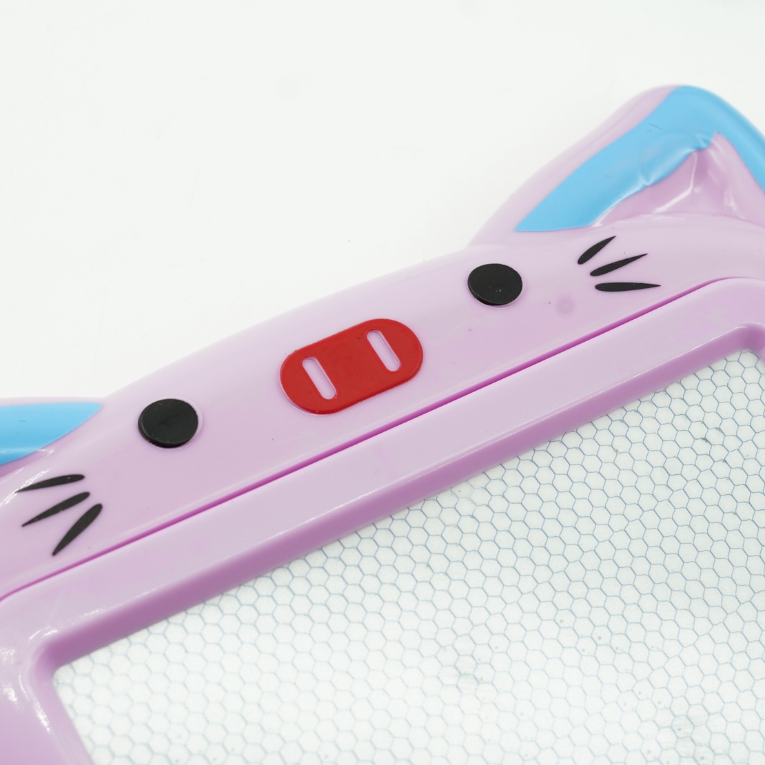 Tablita Magnetica de Scris si Desenat, Flippy, Model Pisica, cu Creion, Dimensiuni 23.2x18.5 cm, Suprafata Desen 14.6x10.4 cm, Dezvolta Imaginatia si Creativitatea, Incurajeaza Exersarea Scrisului, Mov