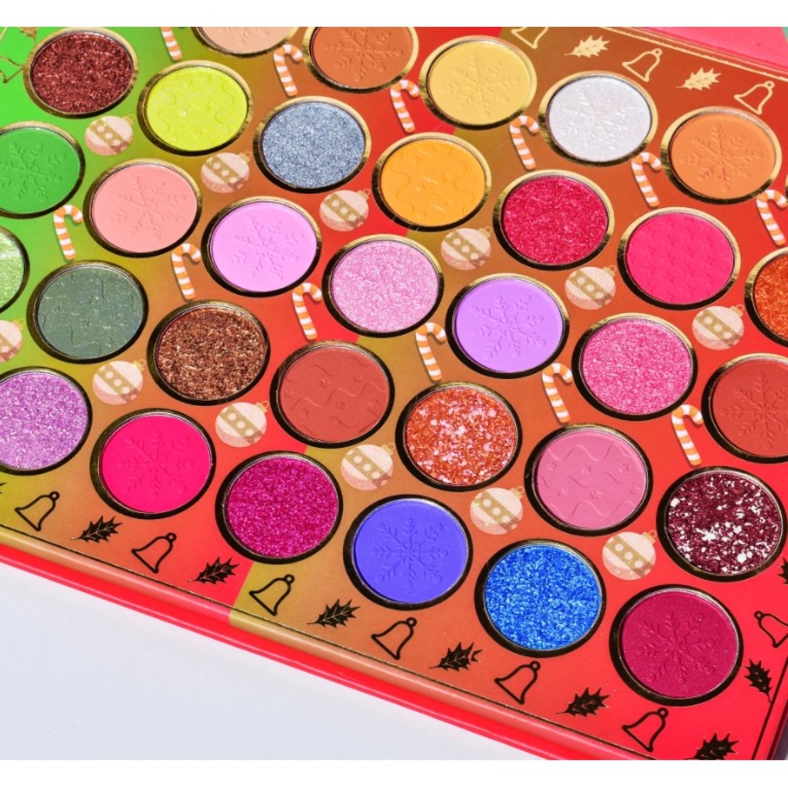 Set de Machiaj Kevin&Coco, 70 de Culori, Paleta de Farduri, Model Merry Christmas, Oglinda Ovala, 22.3x17.2x1.9 cm, Multicolor