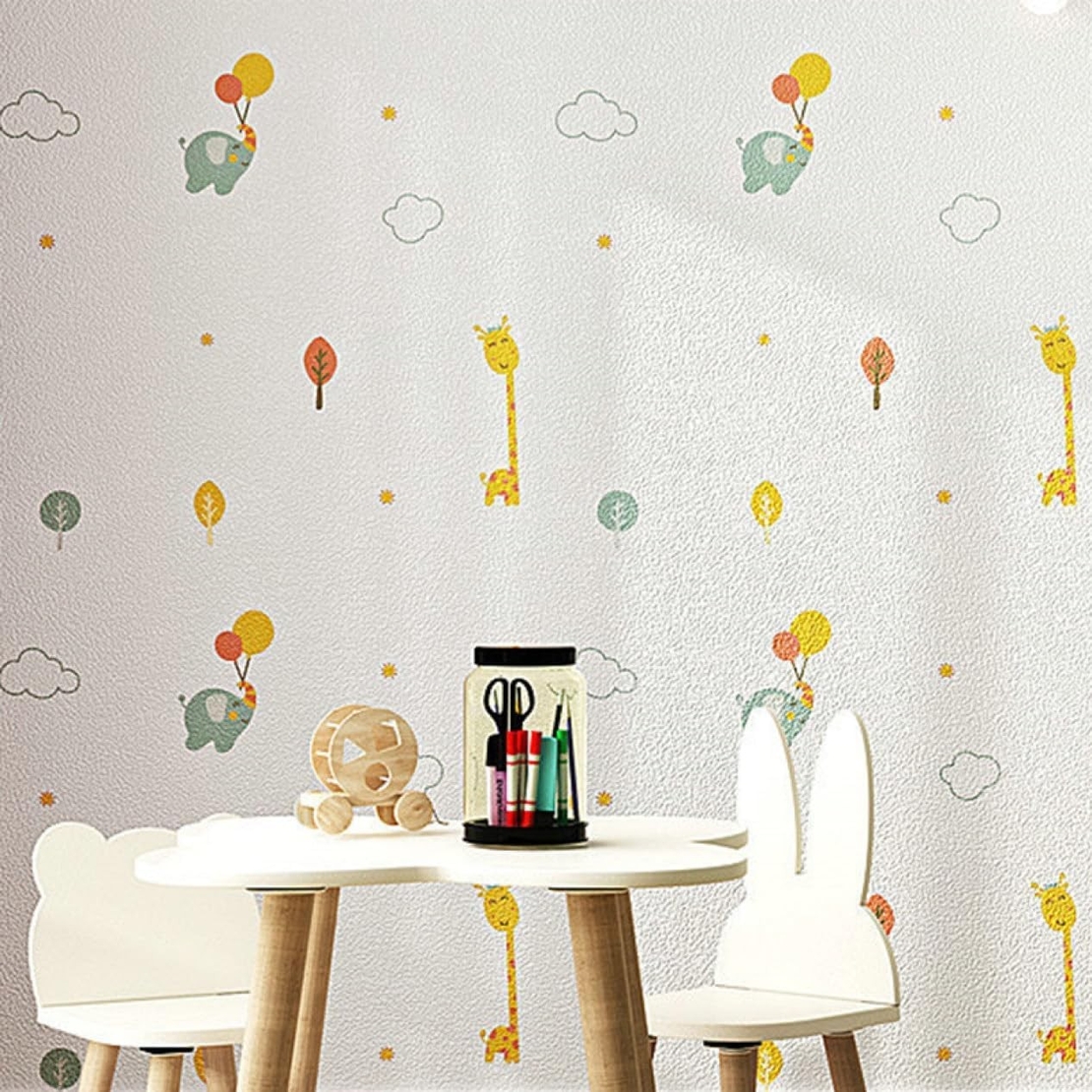 Rola Autoadeziva pentru Perete, Flippy, din Panza, 10 m, Rezistenta la Umezeala, 2.5 mm Grosime, Model Girafa si Elefant, Multicolor