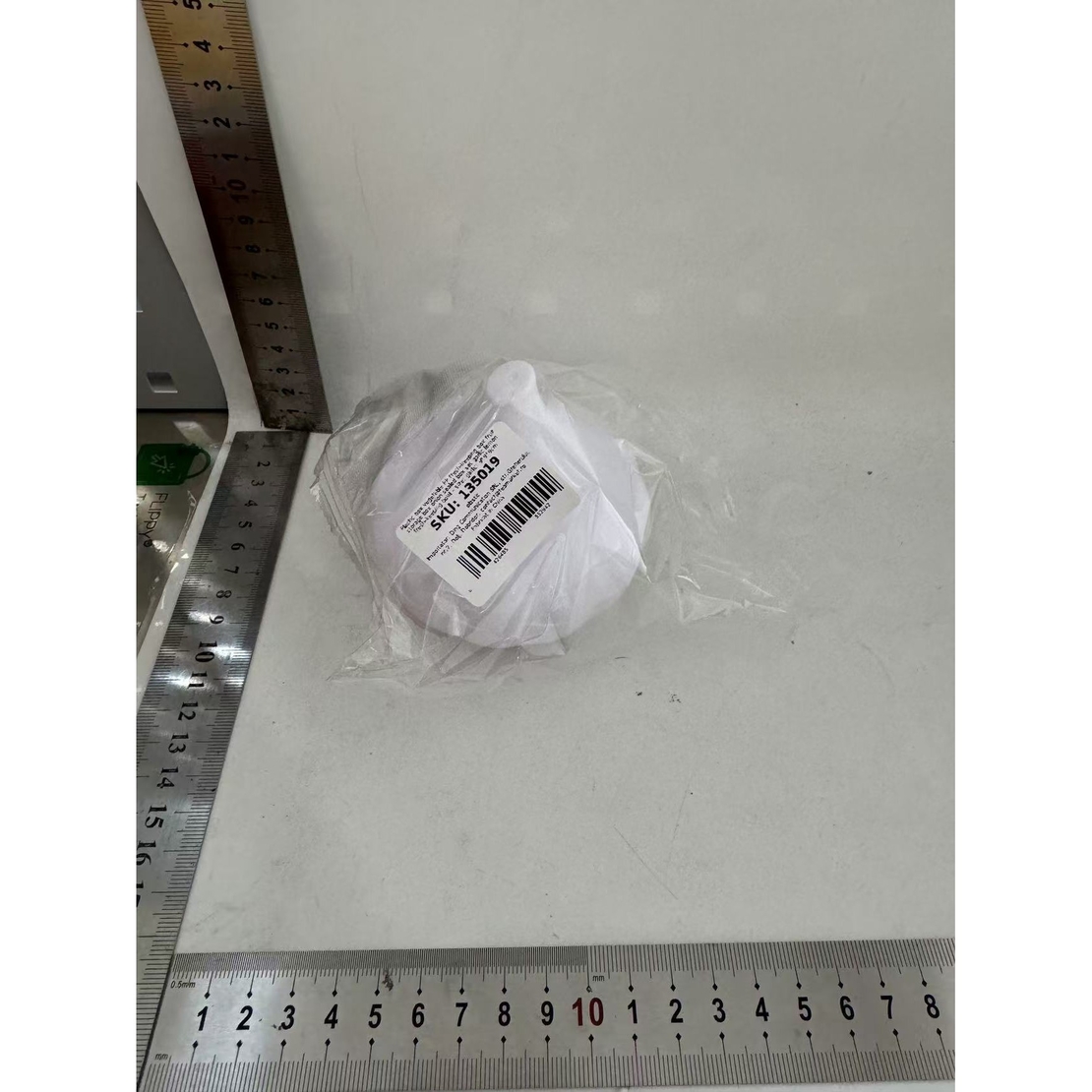 Cutie Alimentara, Flippy, Model Usturoi, din Plastic, 9 x 9 x 9 cm, 350 ml, Alb