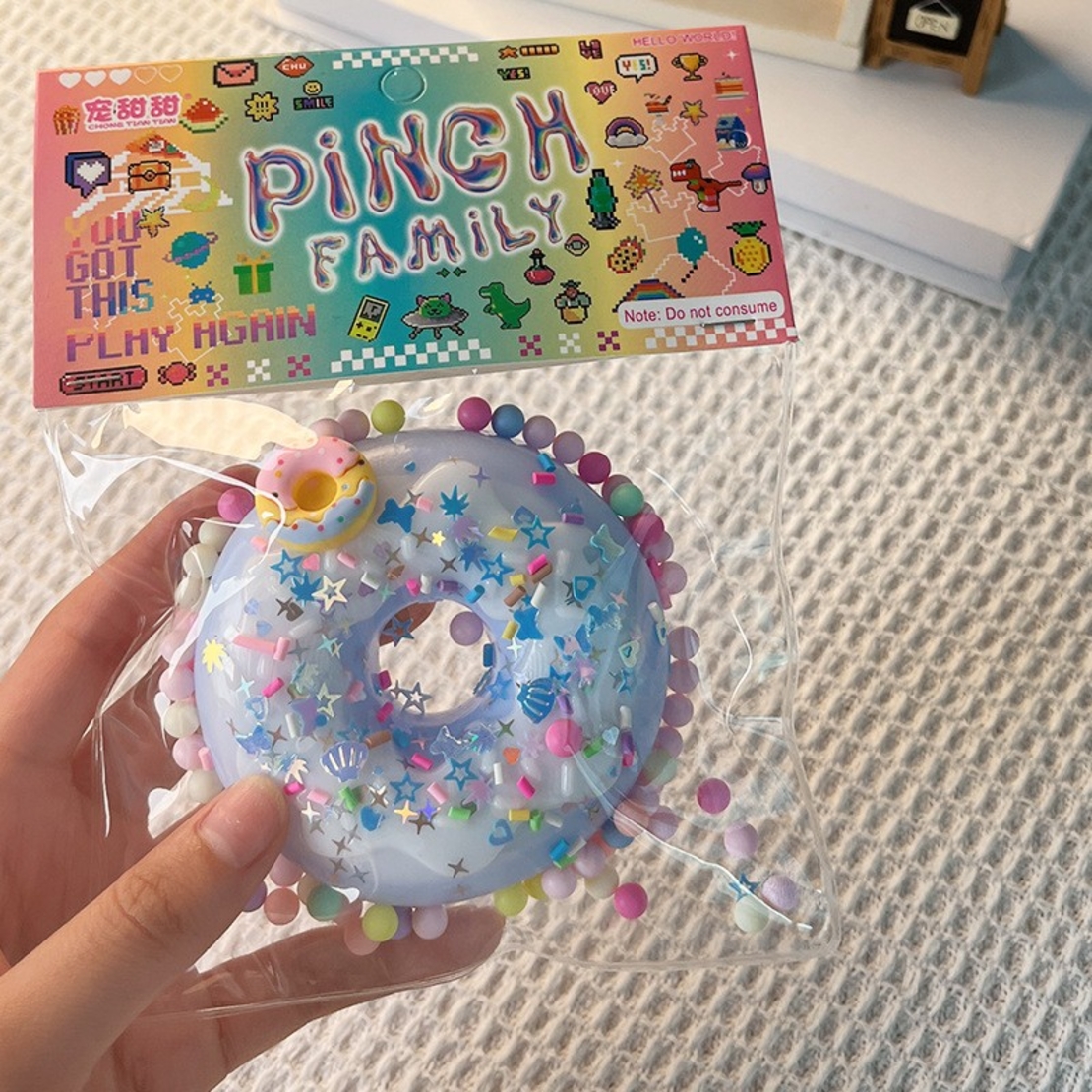 Jucarie Antistres Squishy, Flippy, cu Revenire Lenta, Squeeze Pinch Family, Model Gogoasa, 6x6 cm, 99g, Ambalaj Transparent, Albastru