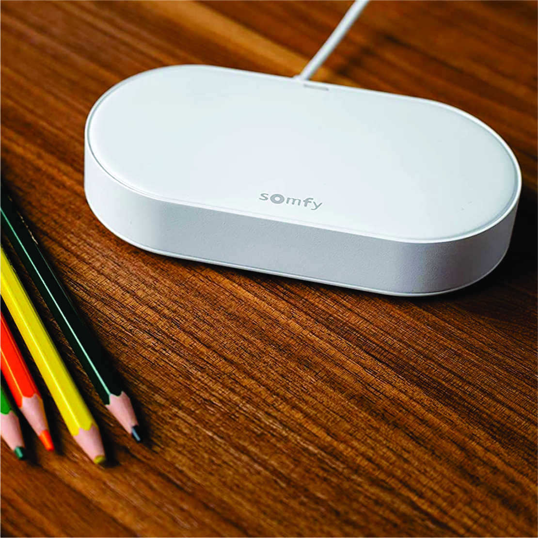 Kit Unitate de control inteligent Somfy Connectivity Kit pentru conectarea echipamentelor pentru locuinta, control vocal si aplicatie pe mobil