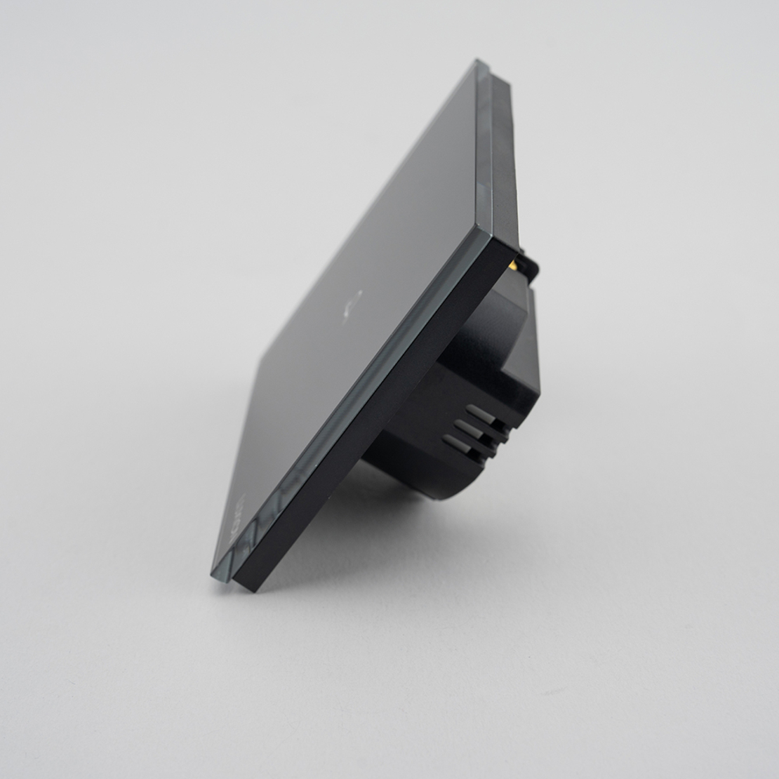 Buton Sonerie cu Touch, cu Revenire, din Sticla LUXION, negru