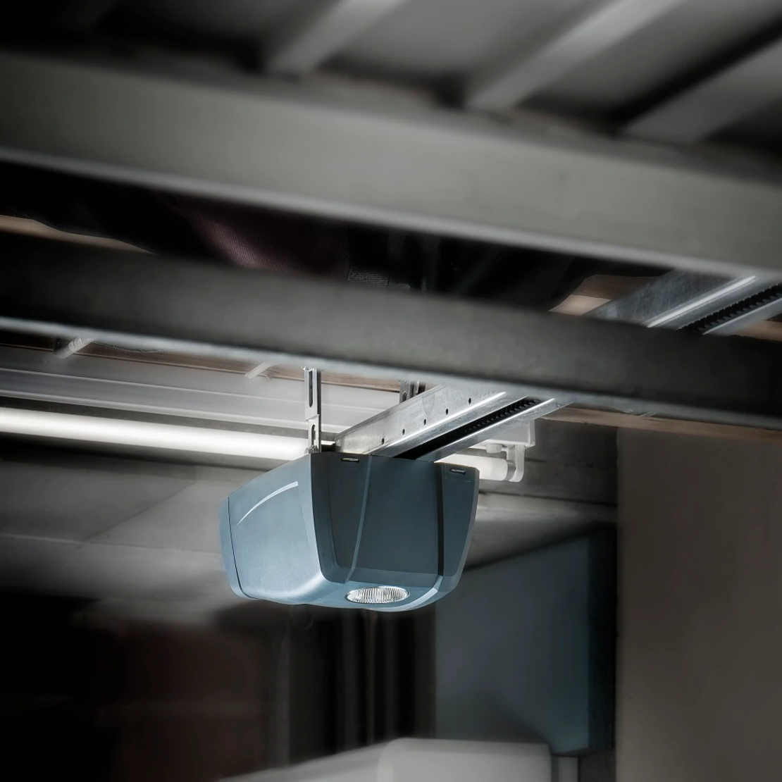 Kit automatizare pentru usa de garaj Somfy GDK 700, Motor 24V, Blocare anti-furt