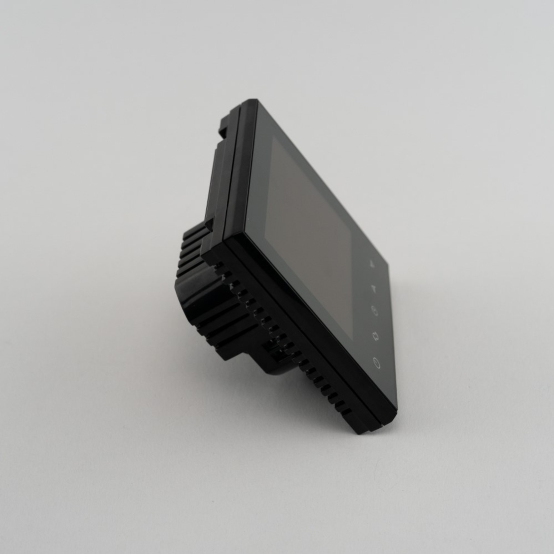 Termostat Wi-Fi pentru incalzirea electrica in pardoseala BeOK TGT70WIFI-EP, Aplicatia mobila Smart Life