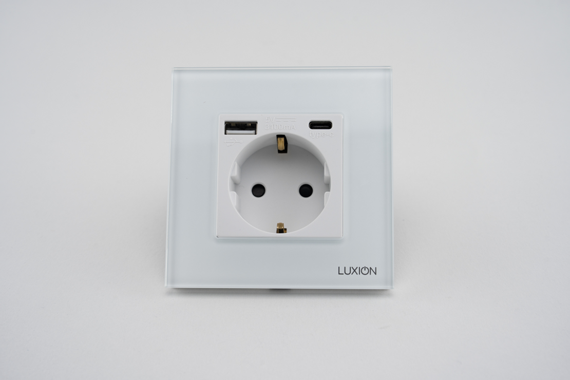 Priza Simpla + USB-A + USB-C LUXION cu Rama din Sticla, alb