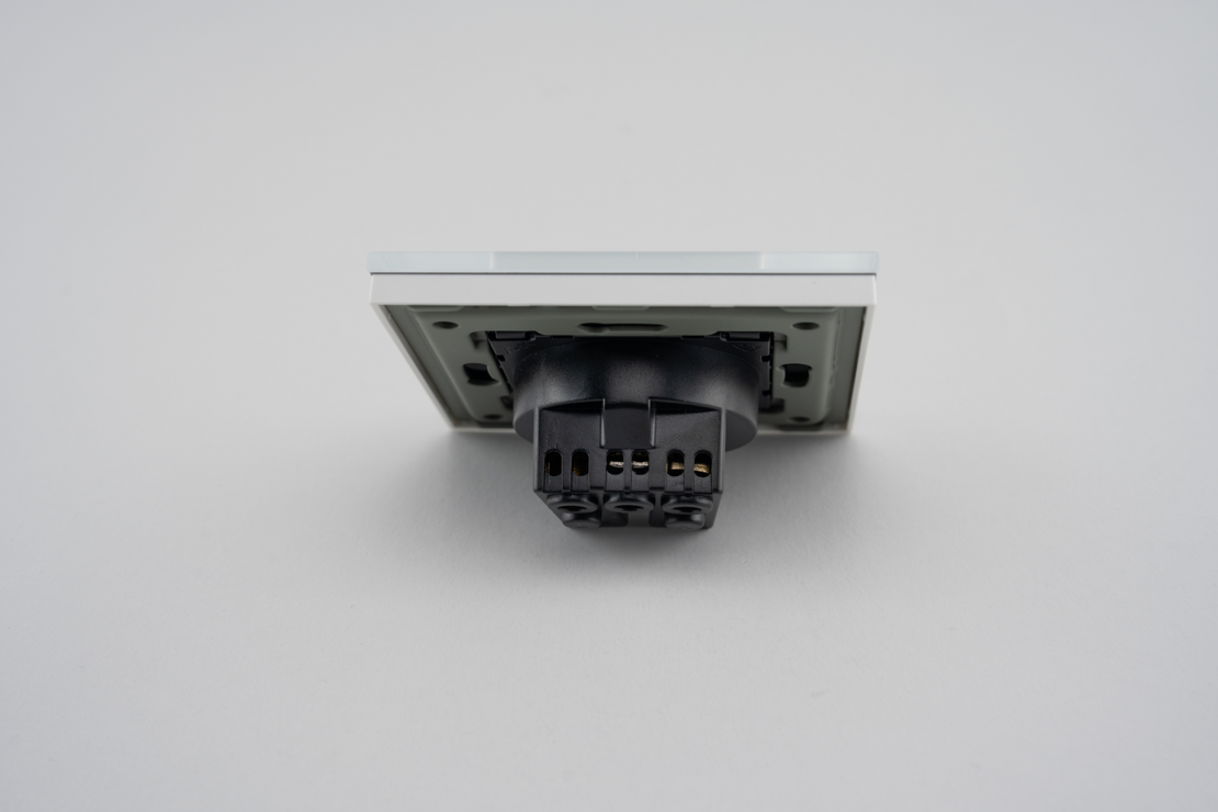 Priza Simpla LUXION cu Rama din Sticla, alb