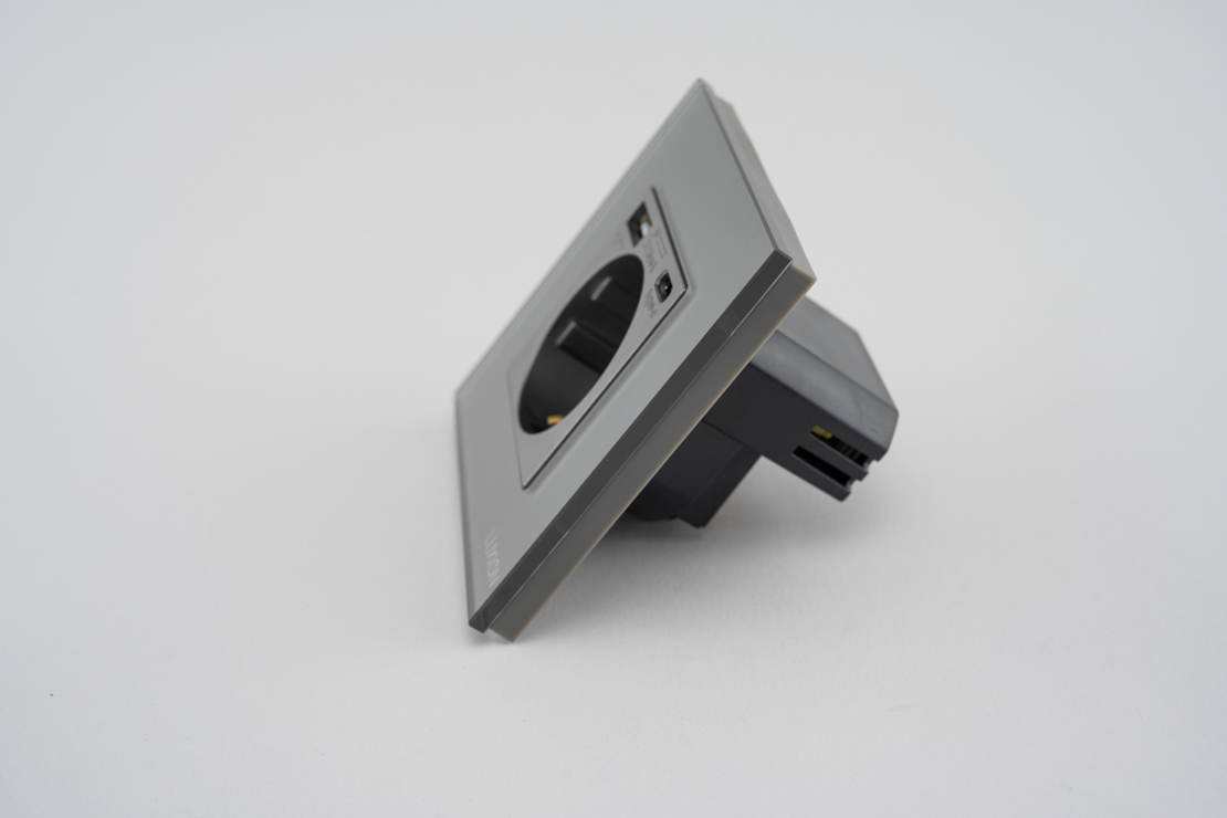 Priza Simpla + USB-A + USB-C LUXION cu Rama din Sticla, gri