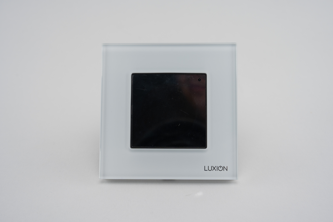 Termostat Wi-Fi pentru incalzirea electrica LUXION cu Rama din Sticla, alb