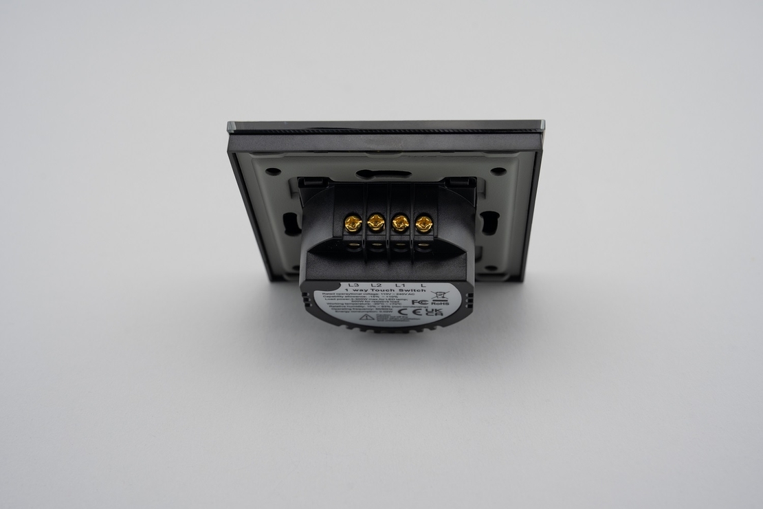 Intrerupator Triplu cu Touch din Sticla LUXION, negru