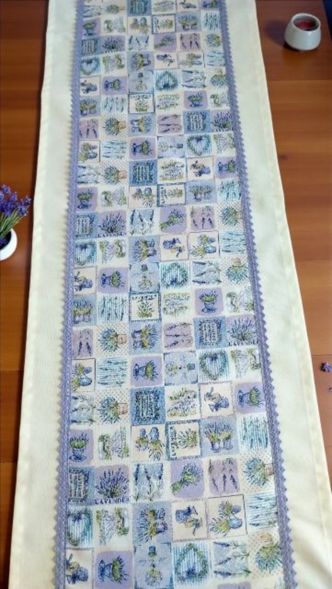 Napron cu imprimeu cu lavanda