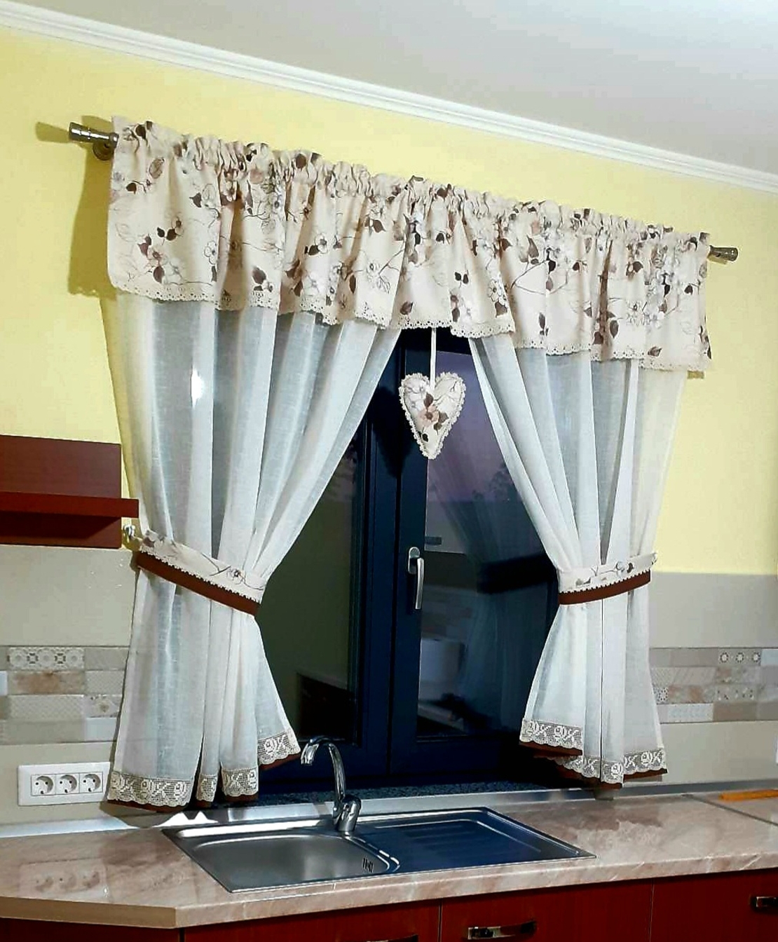 Set bucătărie crem-maro