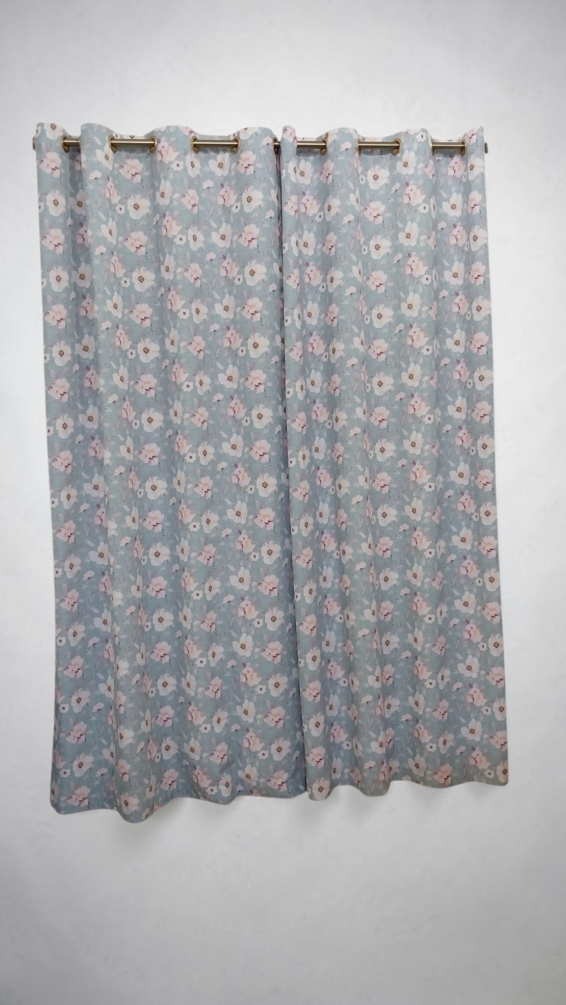 Set draperii Anabelle 2 x 1,40 m x 2,40 m.