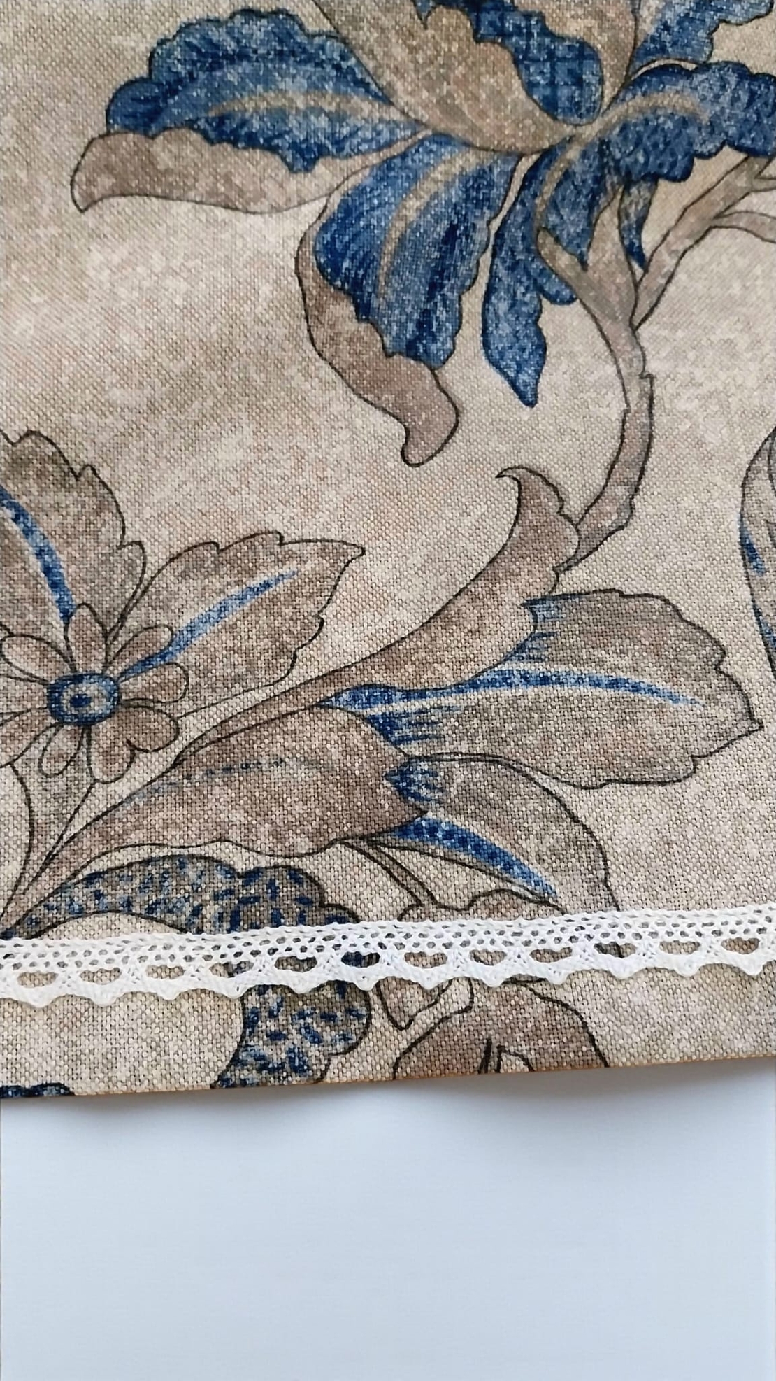 Față de masă Tina