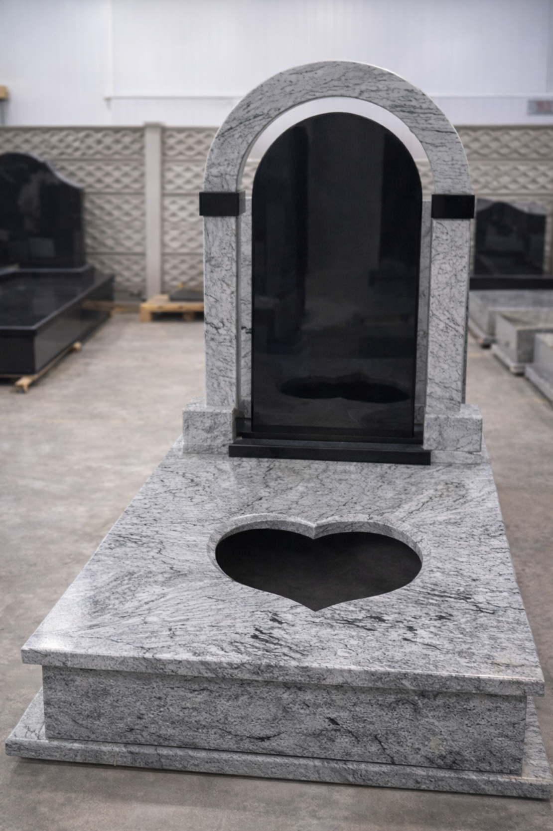 PRM-1830 MORMANT MASIV GRANIT VISCON WHITE CU DECUPAJ INIMA