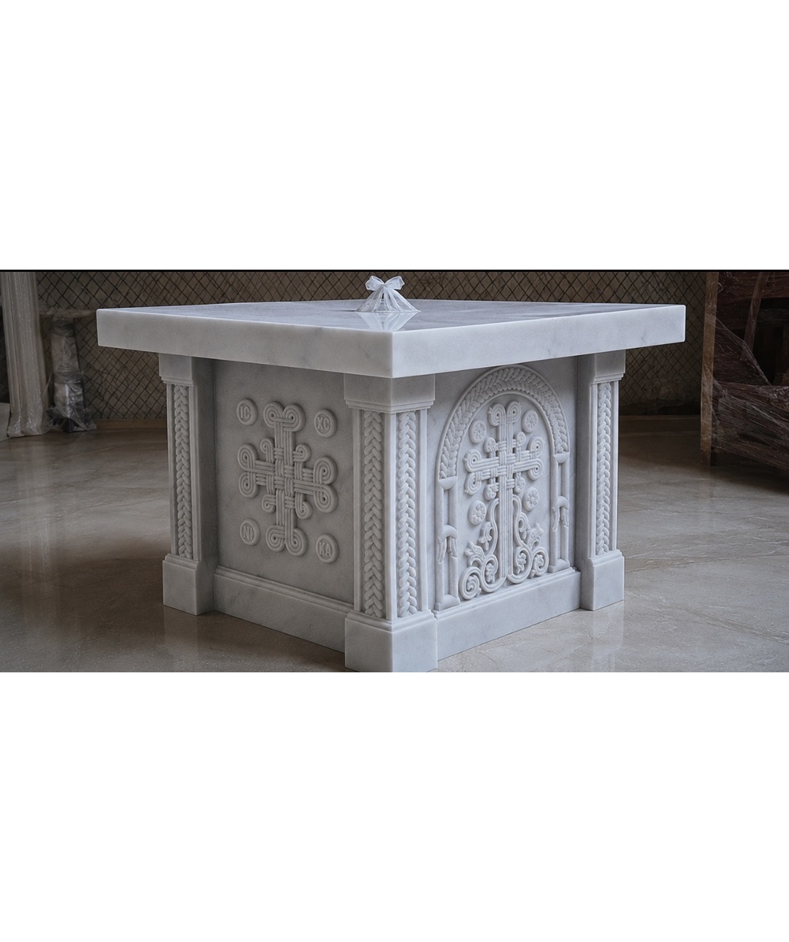 DIV-2051 MASA ALTAR DIN MARMURA MASIVA VEDERE LATERALA