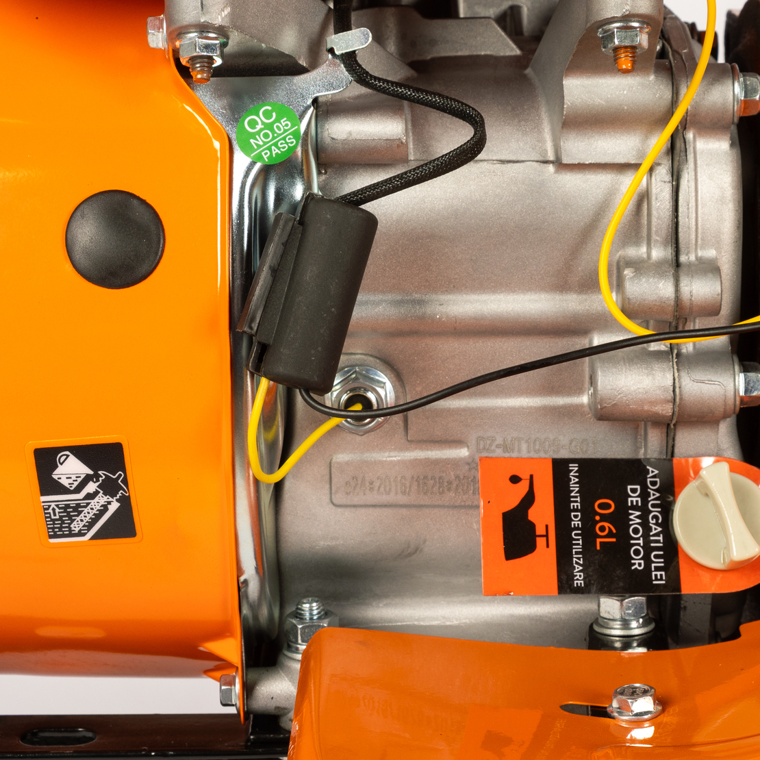Motocultor 8.5CP Detoolz, 212cc, motor benzina 4T, cu 3 viteze si pornire manuala