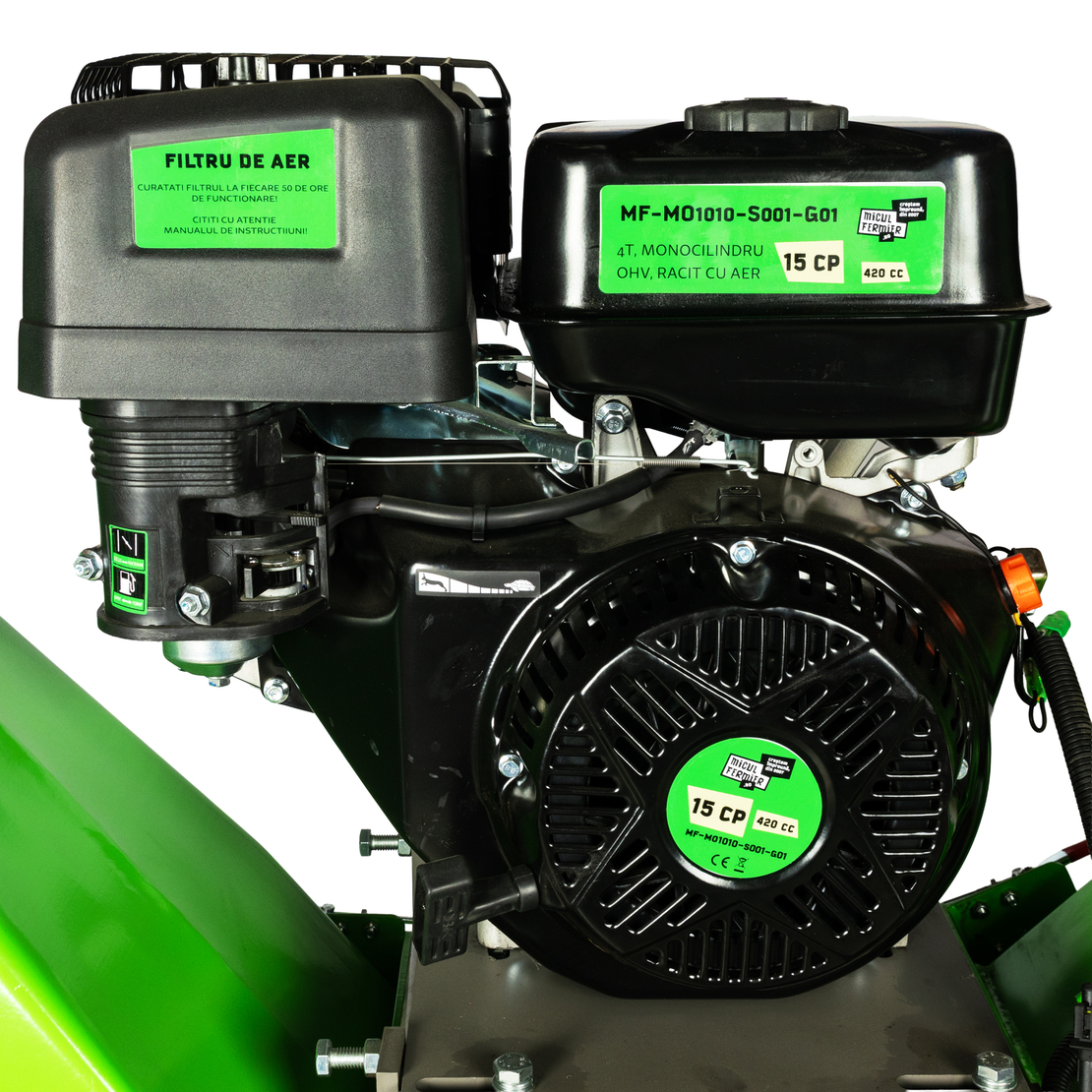 Tocator de crengi Micul Fermier, motor benzina 15 CP, cu carlig de remorcare, 150 mm diametru maxim de taiere, pentru rumegus