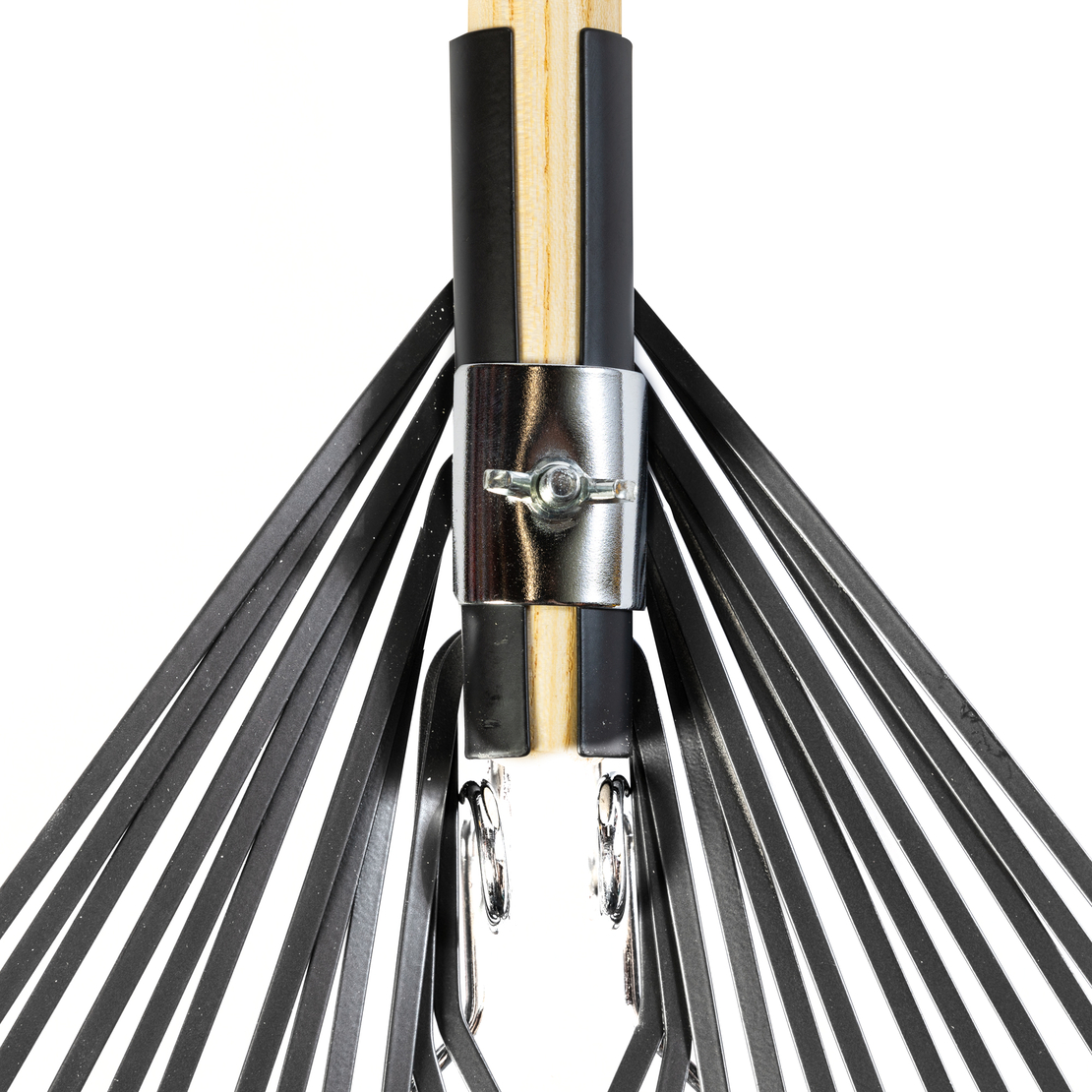 Grebla frunze 24 dinti flexibili,maner lemn,1650mm