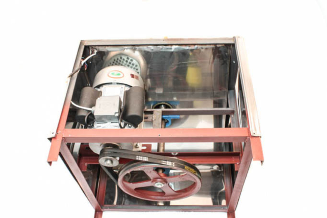 Deplumator Micul Fermier 1500W, 97 degete deplumatoare, greutate maxima pasari 15 Kg
