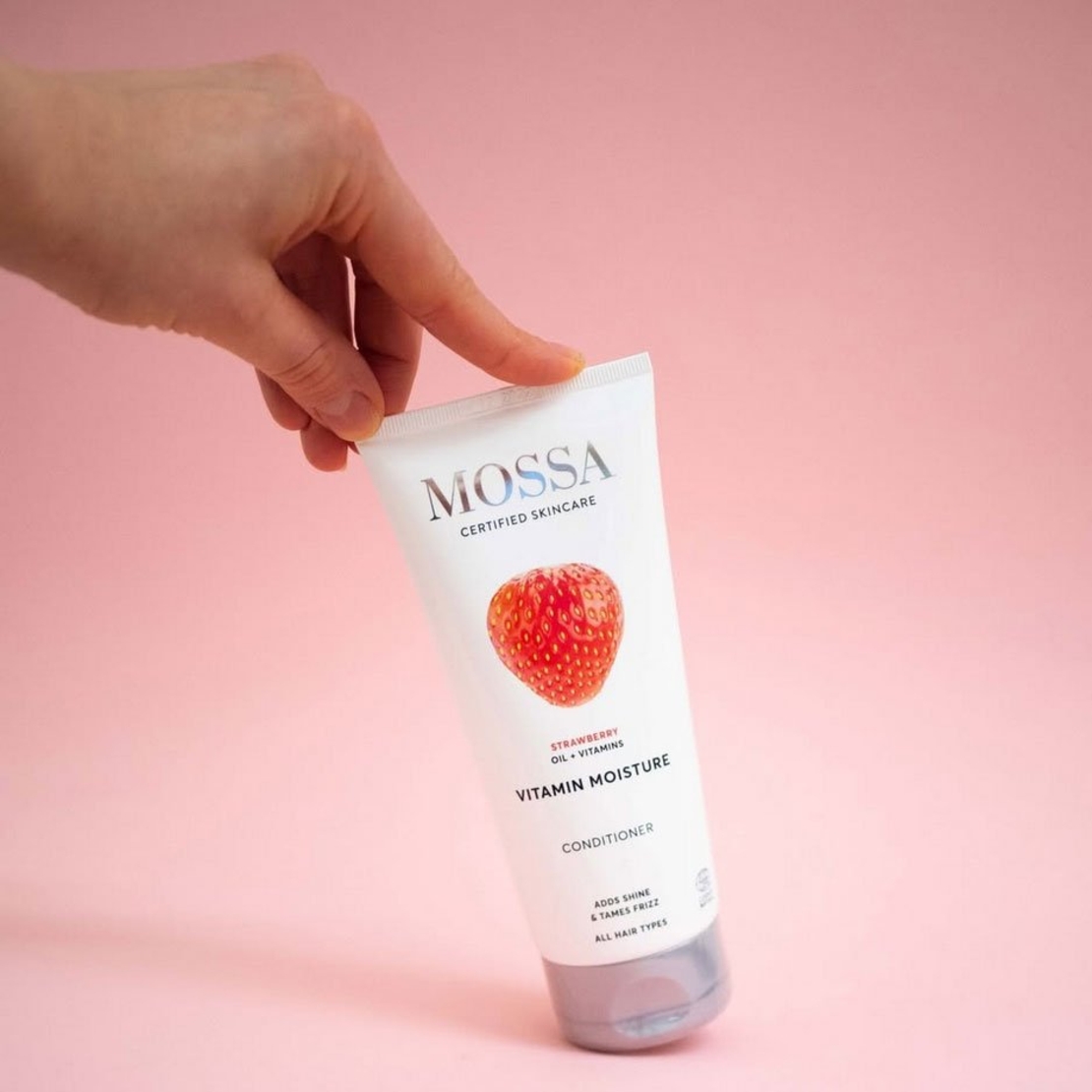 MOSSA Vitamin Moisture Balsam BIO Hidratant – Balsam Organic cu Ulei de Căpșuni și Cocos 200ml