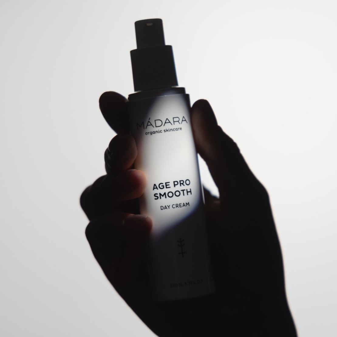 MÁDARA AGE PRO SMOOTH Cremă de Zi Anti-Aging 50ml – Acid Hialuronic, Alge Marine și Mesteacăn Nordic