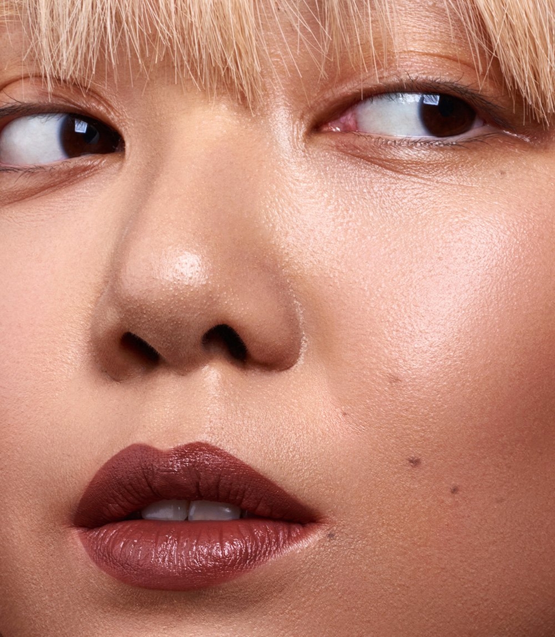 MÁDARA Velvet Wear 35 Dark Nude – Ruj Mat Cremos BIO, Natural și Vegan 4g