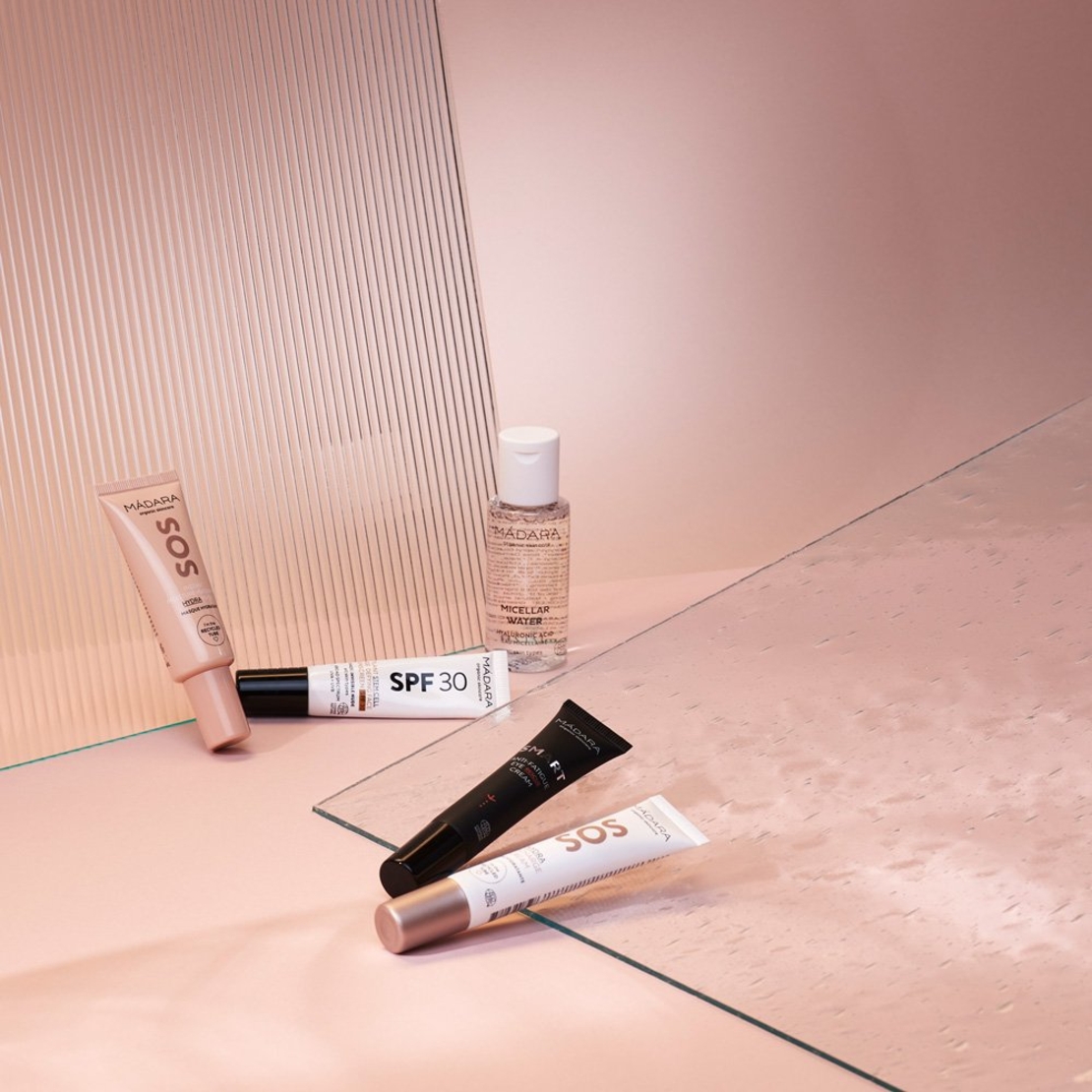 MÁDARA Wherever Skin Care Travel Set 5in1 – Set Îngrijire Ten BIO, Natural și Vegan