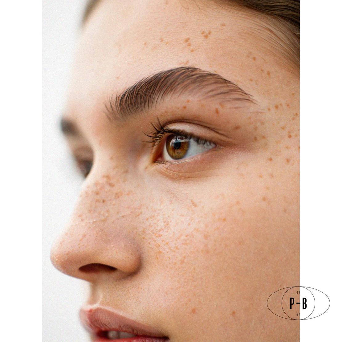 Paris Berlin Brow Definition - Creion de sprâncene rezistent la apă