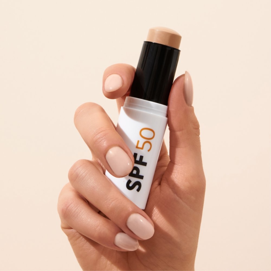 MÁDARA Stick cu Protecție Solară Minerală SPF 50 pentru Față și Zone Sensibile 12g