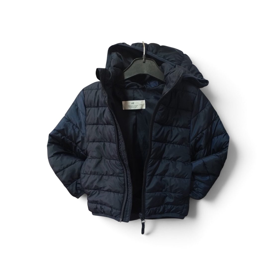 Jachetă Vătuită Hidrofugă H&M cu Glugă, Bleumarin Clasic – Mărimea 92 (1-2 Ani) | Second Hand Premium