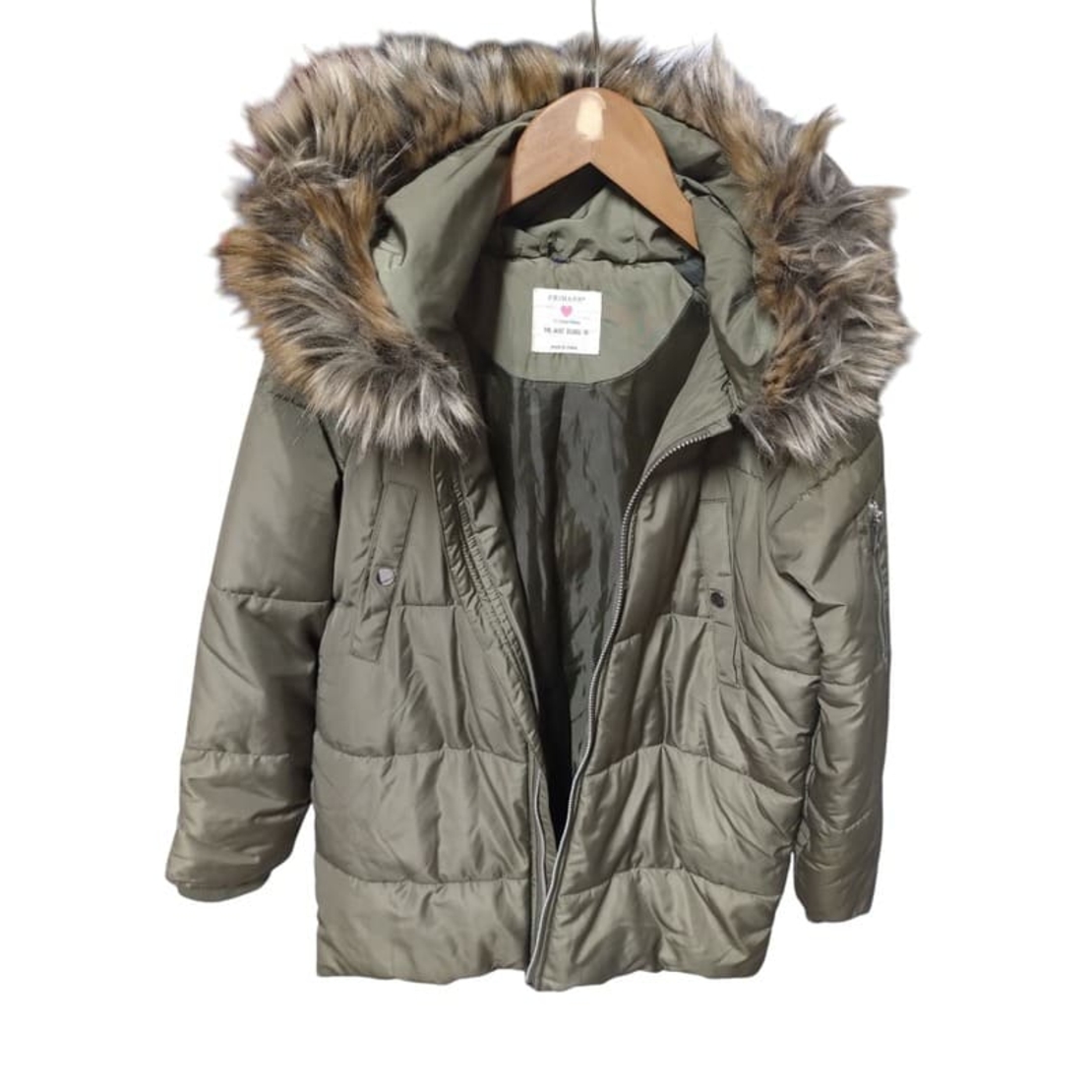 Geacă Groasă de Iarnă Puffer Primark cu Glugă și Blăniță, Verde Oliv – Mărimea 152 (11-12 Ani) | Second Hand Premium