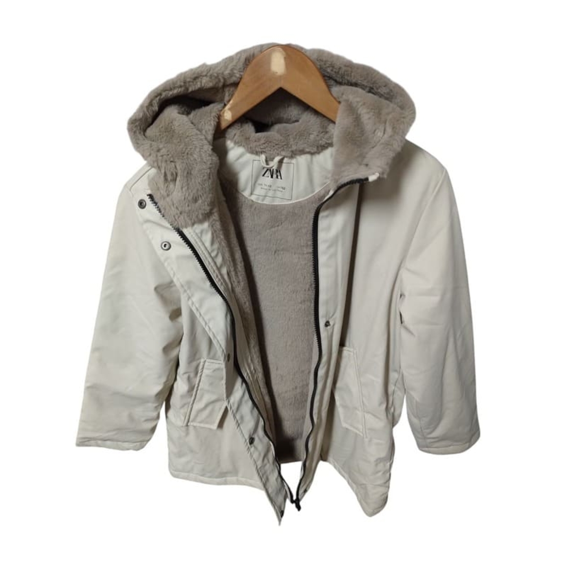 Geacă de Iarnă Premium ZARA Kids, Complet Îmblănită la Interior, Crem – Mărimea 152 (11-12 Ani) | Second Hand Premium