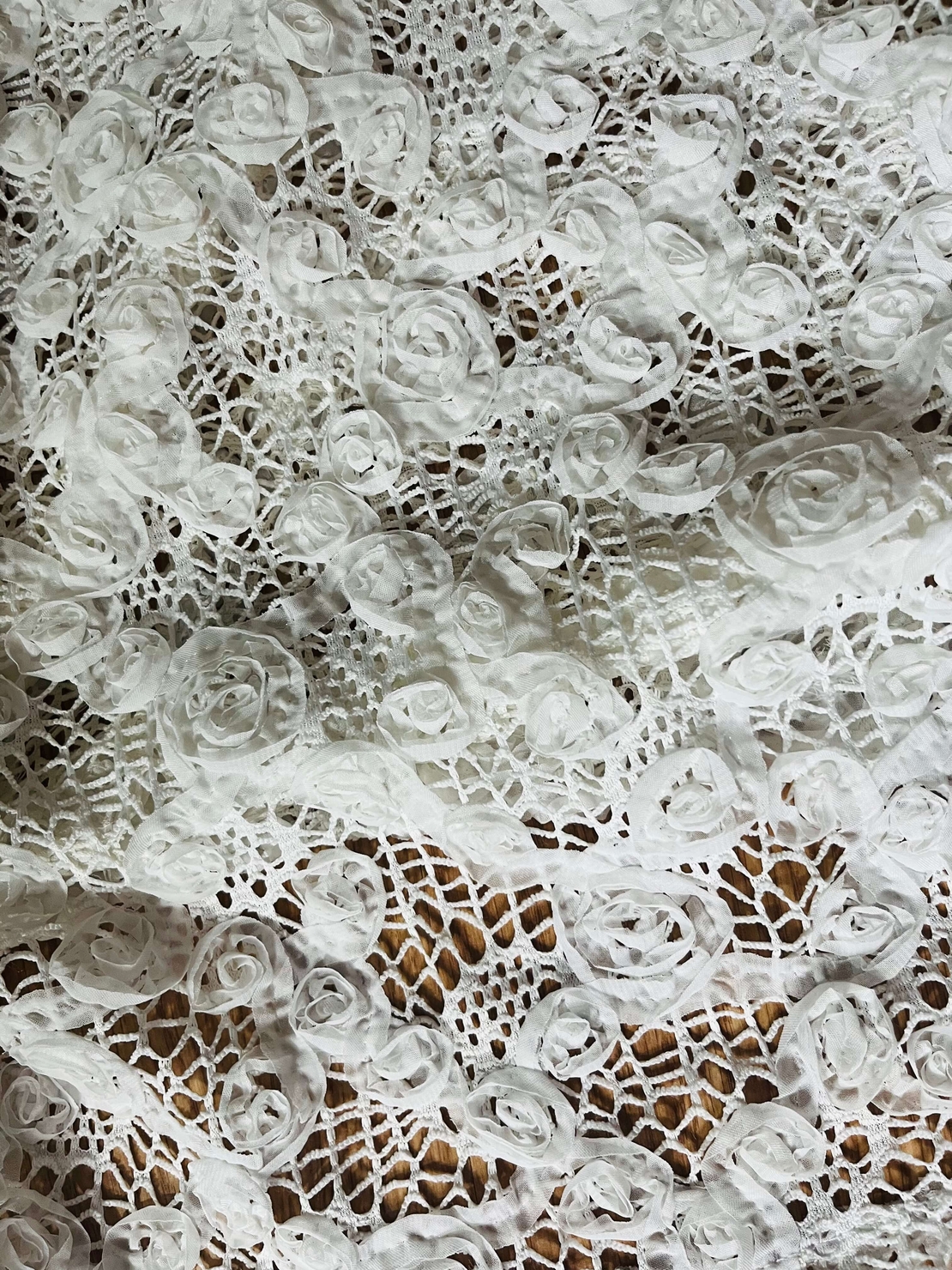 Bluză dantelată în relief