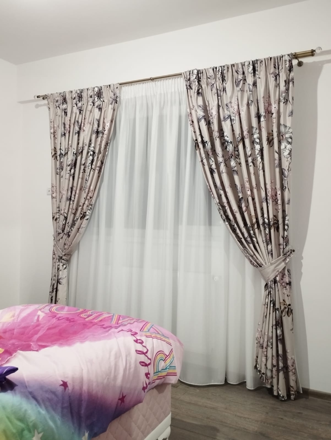 Draperii catifea si  voaluri