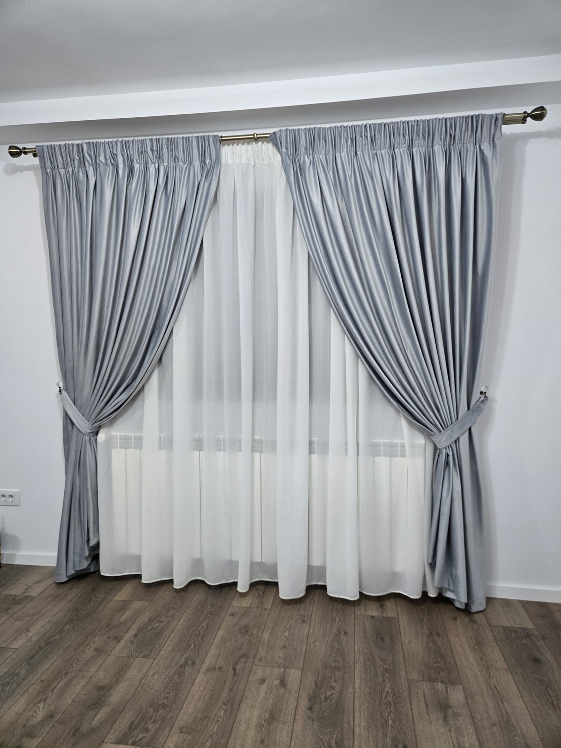 Draperii catifea si  voaluri