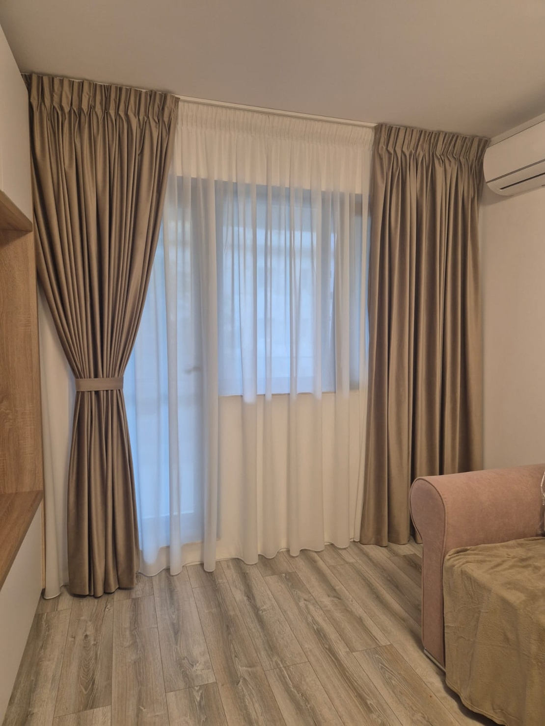 Draperii catifea si  voaluri
