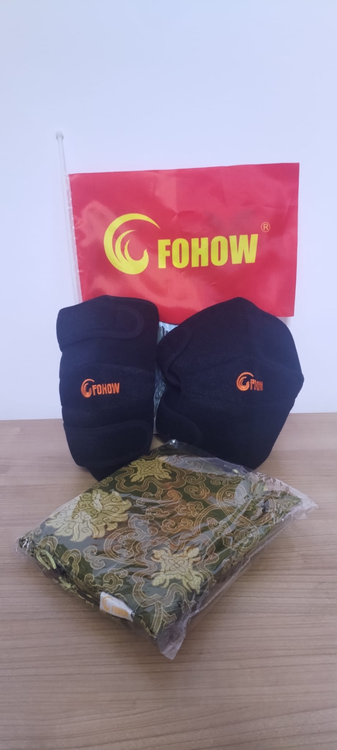 Genunchierele Fohow