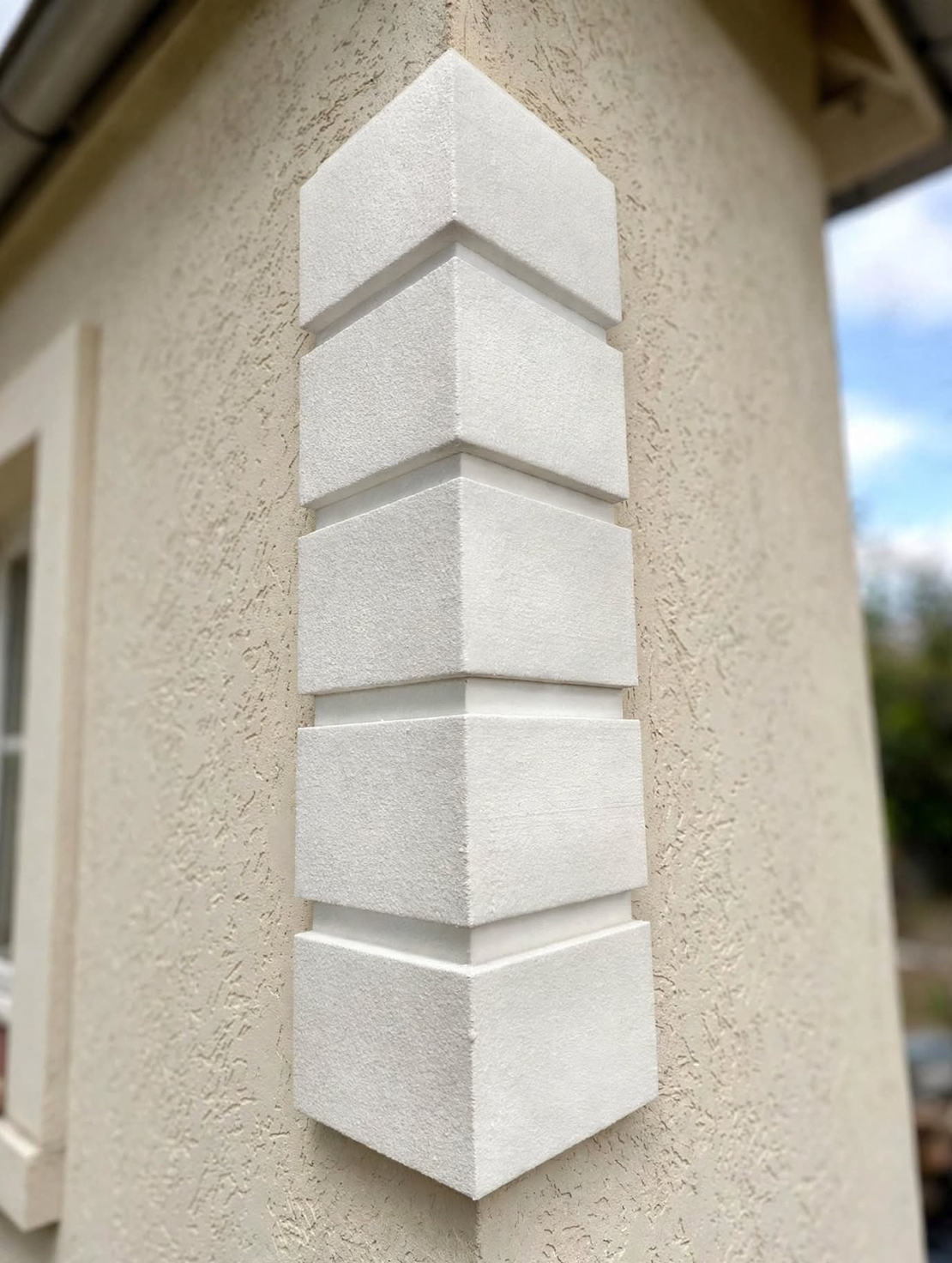 Colțar decorativ 300x300x40x1165