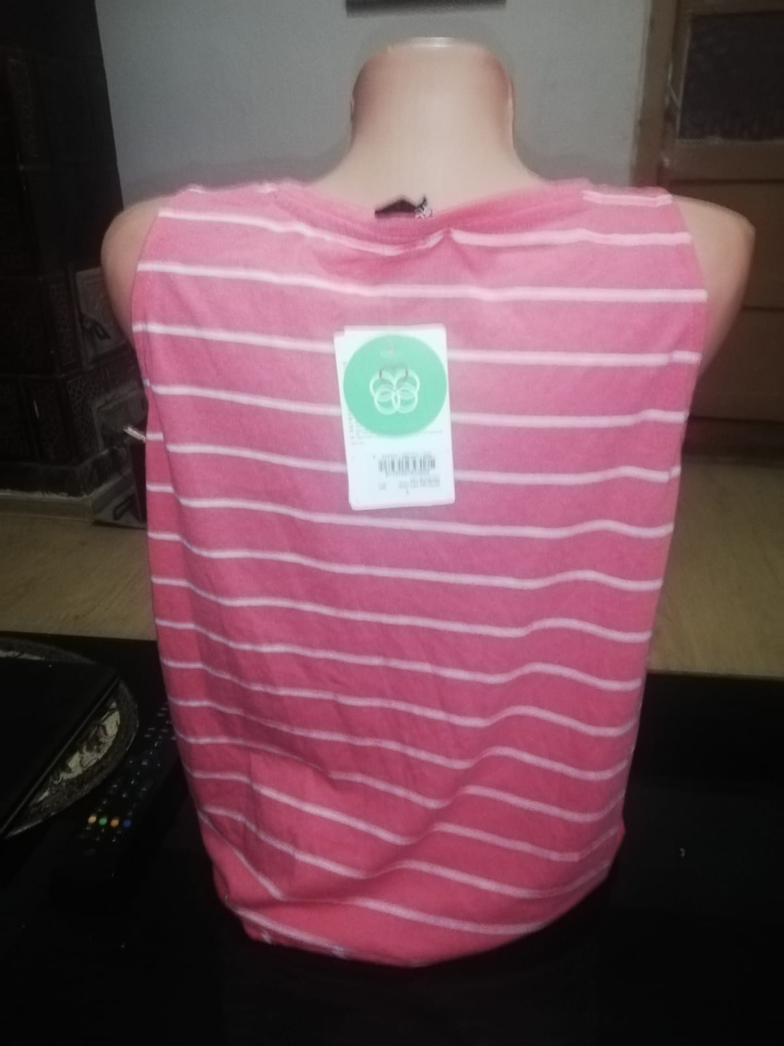 Tricou superb cu eticheta