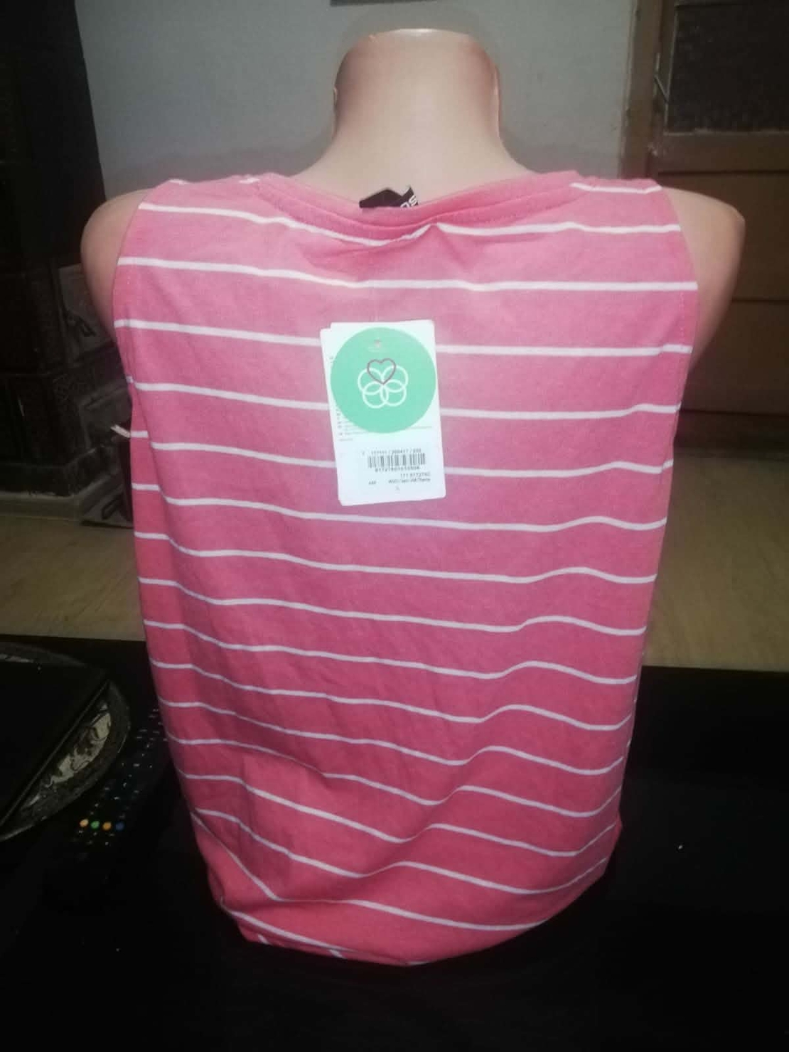 Tricou superb cu eticheta