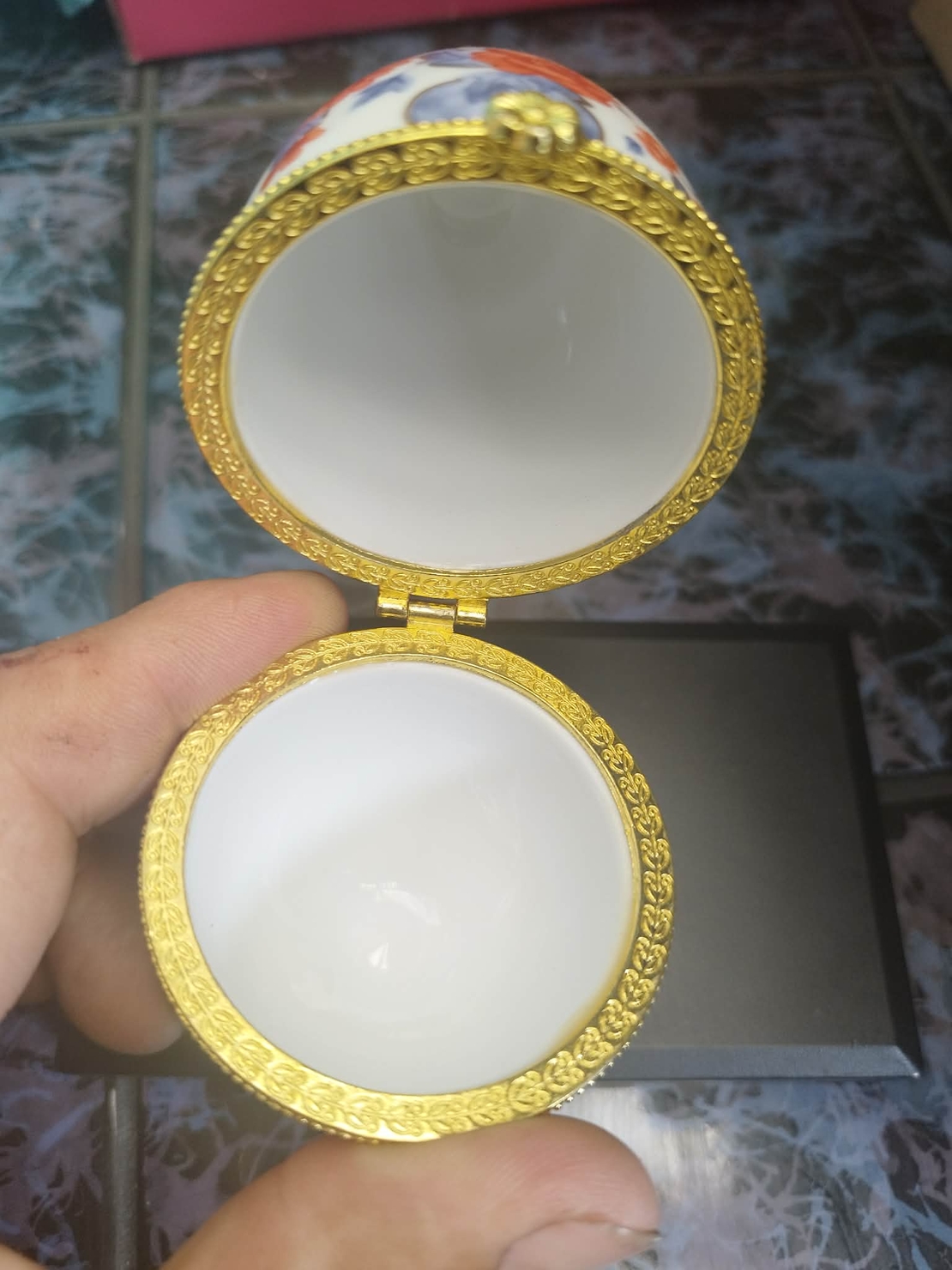 Cutiuță pt bijuterii tip ou faberge