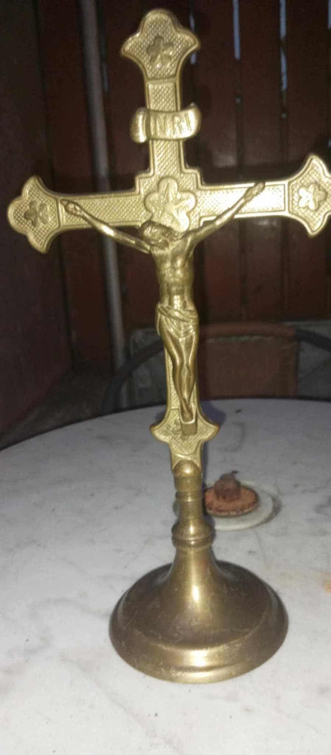 Crucifix de birou sau altar din bronz